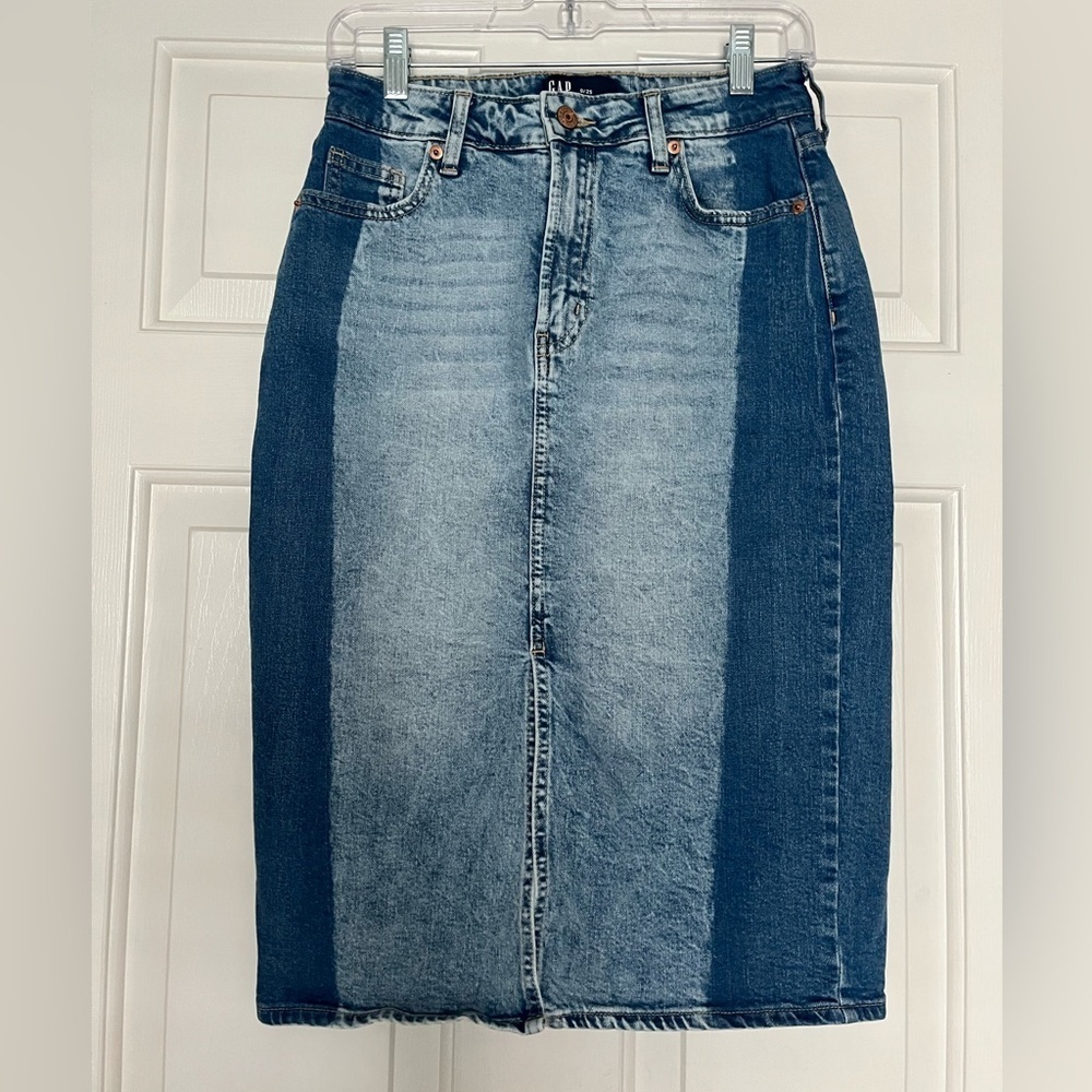 GAP Denim Skirt with - Front Slit - Size 0/25